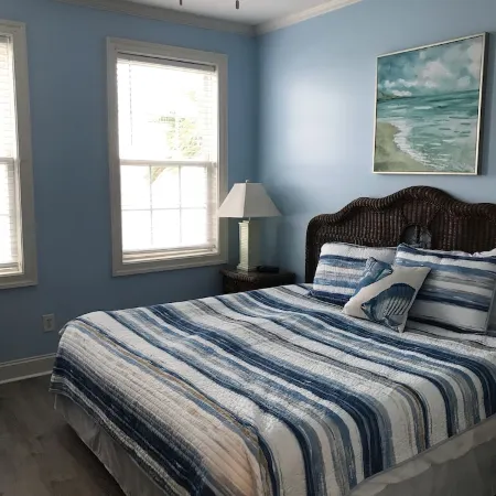 5 Bedroom & 5 Bath Beachfront House w/ Private Pool, Hot Tub & Beach Boardwalk!