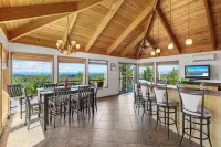 Amazing panoramic views and deck to watch from