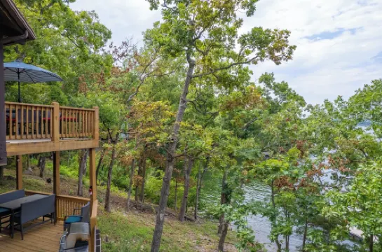 Treetop Village #15, Outdoor Pool Steps Away, Sleeps 8, Pet-Friendly, 13 MM
