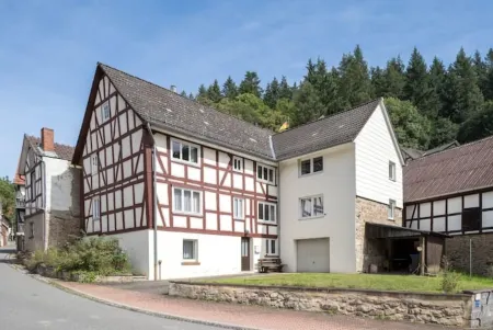 Cozy vacation home Zur Alten Burg/Family reunion/Edersee Отели в г. Фёль