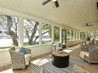 LOCATION!!  Lake Travis Waterfront~Pool, Spa, Outdoor Kitchen, Location Hotels in Hudson Bend