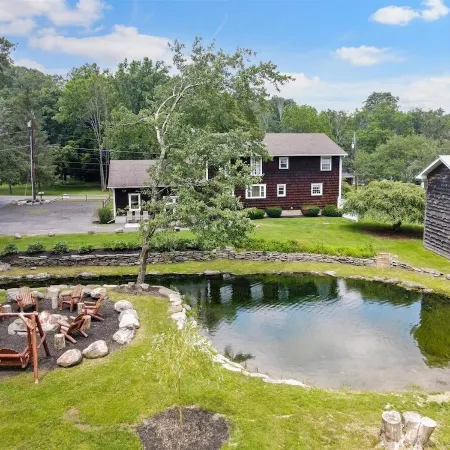 Charming Colonial w/Stream Access Pet Friendly