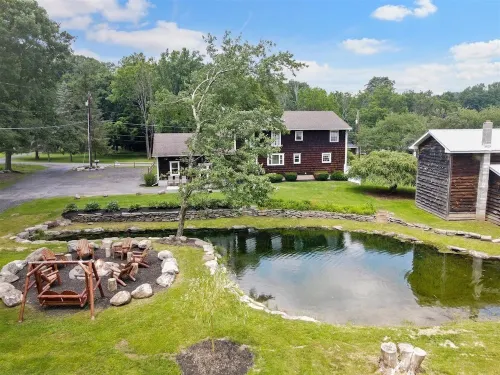 Charming Colonial w/Stream Access Pet Friendly - 3-Star