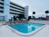 2BD/2BA Cocoa Beach Oceanfront, POOL & ALL Downtown! - مسبح خاص