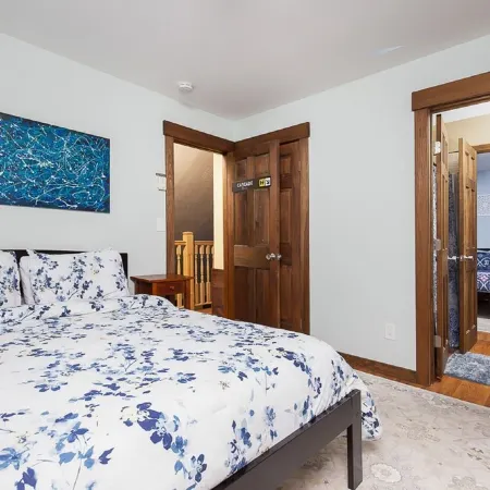 Cozy & Private Killington Ski House - Hot Tub - 4 Min to Resort - 4Br/3BA