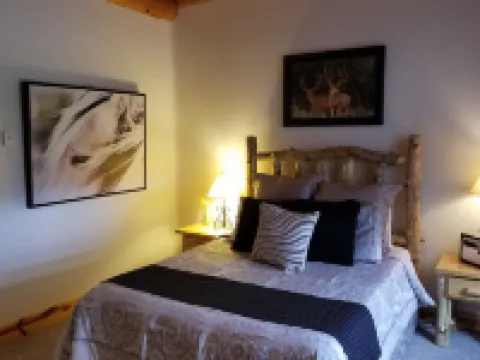 Alton Lodge / Spacious Log Home on beautiful, quiet 20 acres with large Kitchen