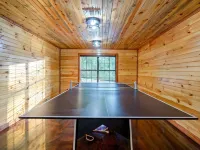Waterfront On The Mt. Fork River, Fox Island Is Totally Secluded and Private! Hotels in Broken Bow