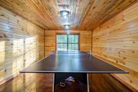 Waterfront On The Mt. Fork River, Fox Island Is Totally Secluded and Private! Hotels in Broken Bow