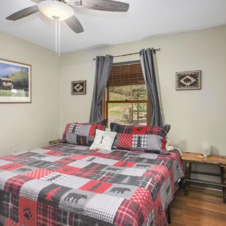 Creekside Delight!! Near Orchard, Rivers, Vineyard, Hiking, 3Kings-Sleeps10 Fido