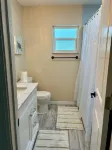 Cozy Cottage - River House - Kayaks - SUP - Relax & Recharge