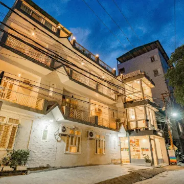 Chakrah by Hermitage Rishikesh