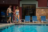 Hilton Whistler Resort & Spa - Rooftop Pools