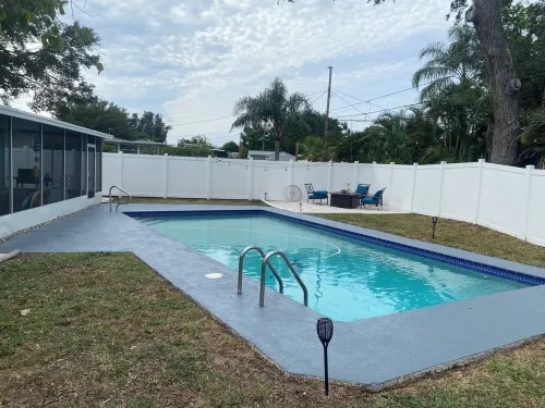 2/1 Pvt Pool home/ walk to Blue Jays stadium/ DT Dunedin. GolfCart rental avail