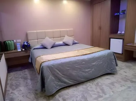 Score Birds Hotel Отели рядом с достопримечательностью «Филдс-авеню»