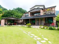 Jecheon Moonlight Scenery Hotels near Deogjusa
