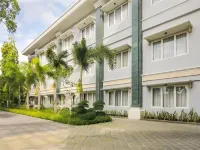 Lombok Vaganza Hotel Hotels near SeasToShop
