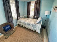 Cozy & Content River Retreat Beach Hot Tub & Games