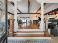 Spacious estate home in the beautiful Chateau Elan community in Braselton.