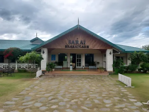 Hotel Sarai Bharatgarh Hotels in Rupnagar