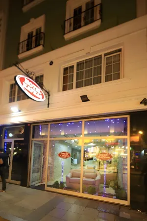 Kafkas Hotel Istanbul Отели рядом с достопримечательностью «Литературный музей-библиотека Ахмеда Хамди Танпынара»