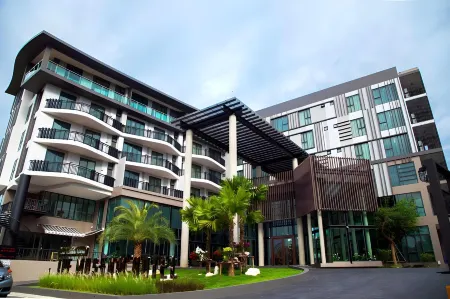 The Museum Hotel Отели рядом с достопримечательностью «Computer Center Silapakorn University»