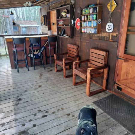 Come and enjoy some peace and quiet at the Pumpkin hollow Inn