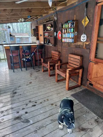 Come and enjoy some peace and quiet at the Pumpkin hollow Inn