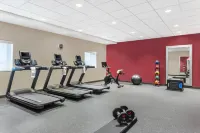 Home2 Suites by Hilton Cedar Rapids Westdale - Phòng tập thể hình