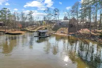 BIG WATER views in Abbeville: 3BR, Master Ste, Hot Tub, Ice Machine, Beach Area