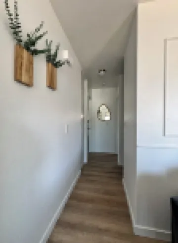 Charming 2Br AC Heater• Garage • WiFi • 5 Min Walk to Beach, Pier & Restaurants