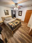 Lazy Bear Cottage-No Cleaning Fees & direct access to Brimstone