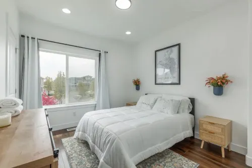 Entire Townhome “Legends Retreat” Clean + Modern