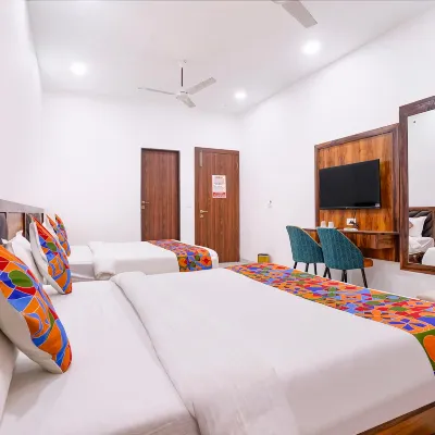 FabHotel Elvis International Các khách sạn gần Ga Andheri