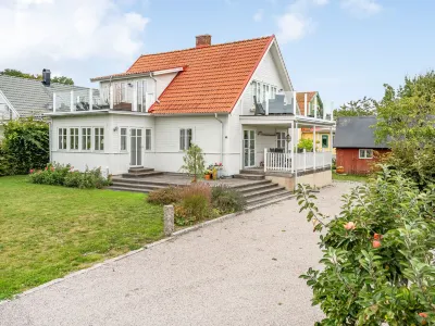 Haveliden Hotels near Hällevik Lighthouse
