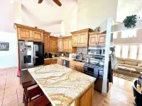 Spacious Salt Lake Retreat with 3 Bed, 3 Bath, Private Pool, Garage Parking +