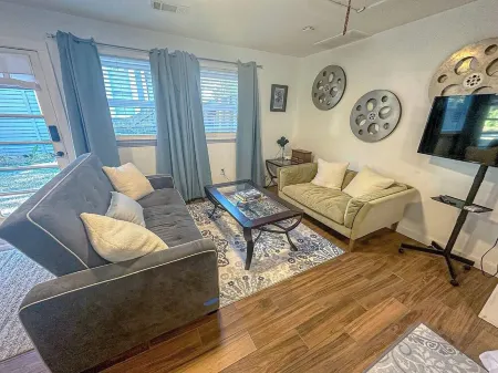 Beach Access  BBQ Grill  Cozy Studio  WIFI Отели рядом с достопримечательностью «Long Beach Yacht Club»