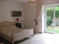 Spacious garden center of Pezenas Hotels in Pezenas