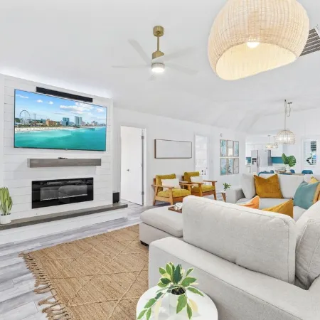 Luxury 4Br Beach Escape, Heated Private Pool, Spa, Outdoor Bar & Game Room!
