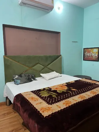 Hotel Aryavart Отели в г. Aminagar Urf Bhurbaral