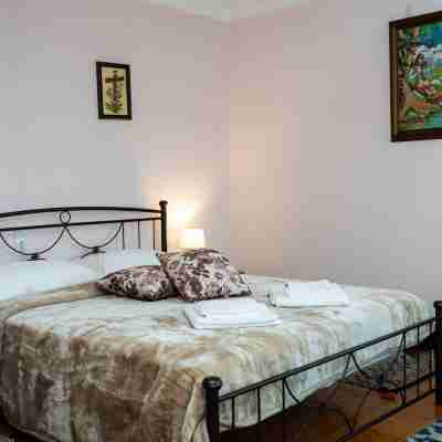 Fani's House under Meteora Rooms
