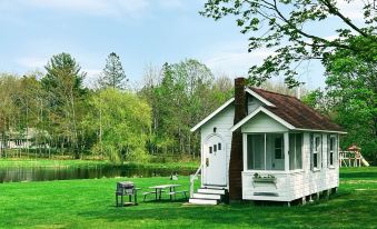 Eden Village Motel and Cottages