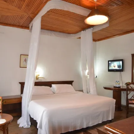 Jacaranda Lake Elementaita Lodge
