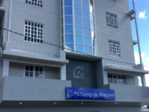 Champ de Mars B&B Hôtels à : Port-Louis