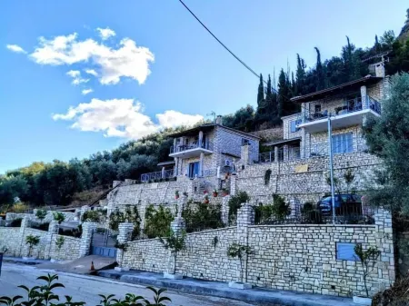 Stone Maisonettes Отели в г. Эйон