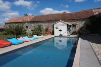 Au Bonheur d'Alphonse Hotels in Aiguillon