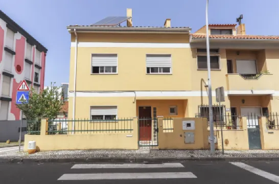 Relaxing Guesthouse - Sónias Houses Hotels in Benfica