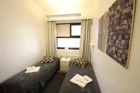 Forenom Hostel Helsinki Pitäjänmäki Отели рядом с достопримечательностью «Isonneva Playground»