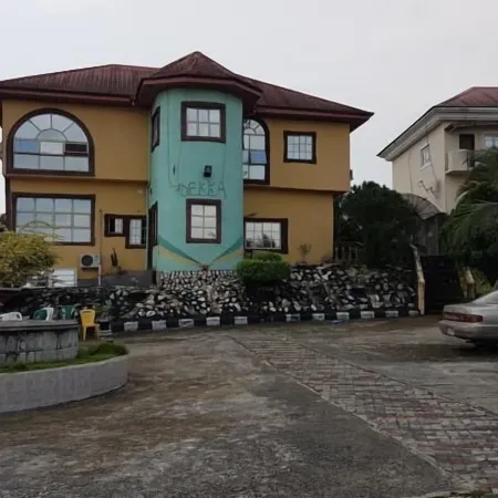 Dekka Hotel