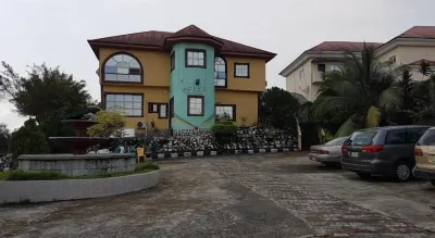 Dekka Hotel Hôtels à : 