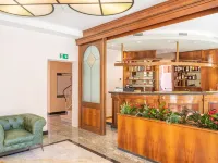 Hotel Centrale Hotels in Garda Town